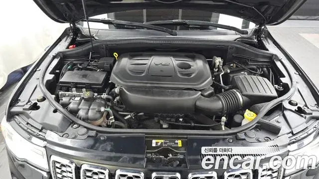 Jeep Grand Cherokee 2021 — Photo 37/37