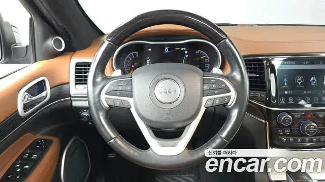 Jeep Grand Cherokee 2021 — Photo 10/37