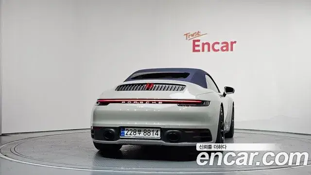 Porsche 911 2023 — ფოტო 22/35