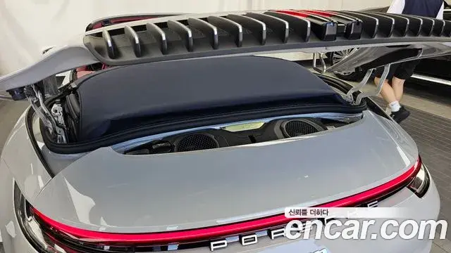 Porsche 911 2023 — ფოტო 15/35