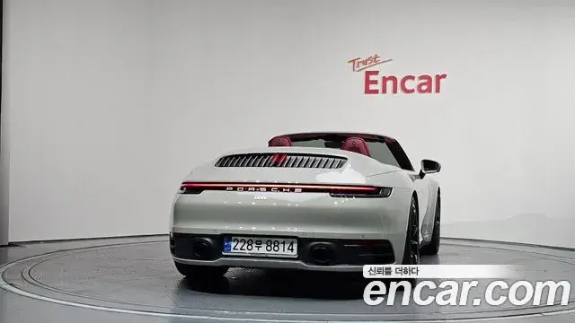 Porsche 911 2023 — ფოტო 20/35