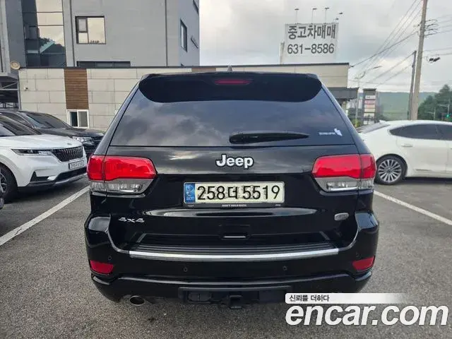 Jeep Grand Cherokee 2021 — Şəkil 11/20