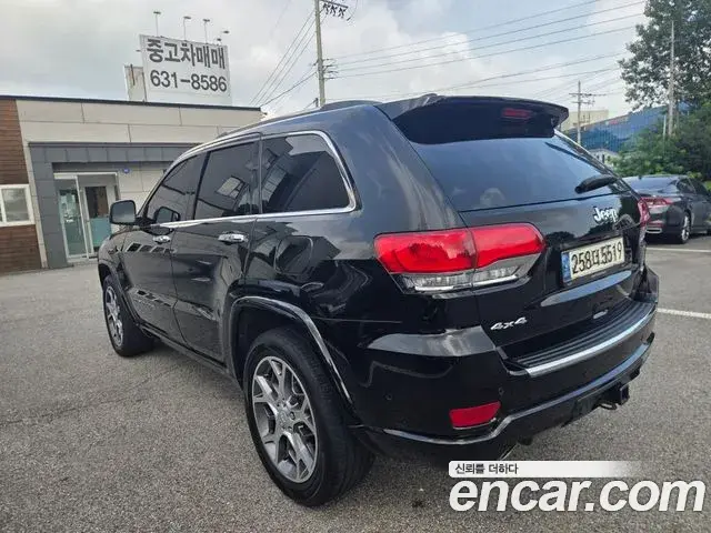 Jeep Grand Cherokee 2021 — Şəkil 16/20
