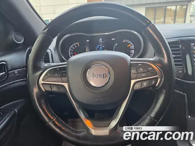 Jeep Grand Cherokee 2021 — Şəkil 9/20