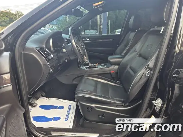 Jeep Grand Cherokee 2021 — Şəkil 8/20