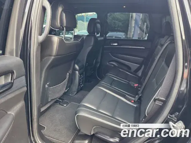 Jeep Grand Cherokee 2021 — Şəkil 10/20