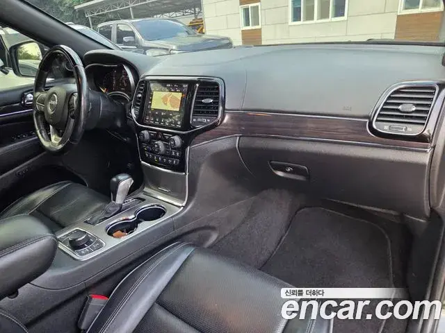 Jeep Grand Cherokee 2021 — Şəkil 19/20