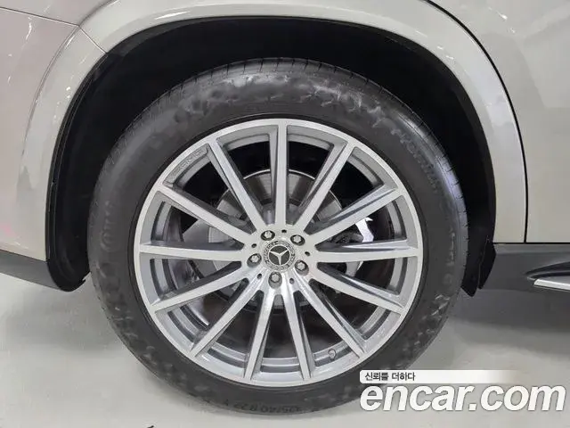 Mercedes-Benz GLS-Class 2021 — Photo 17/18