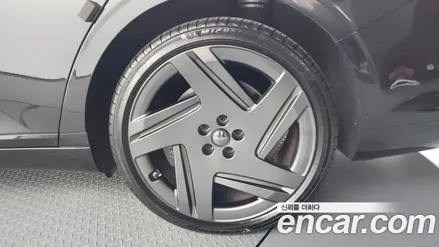 Genesis G90 2024 — Photo 13/38