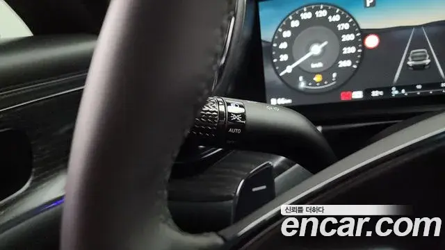 Genesis G90 2024 — Photo 17/38