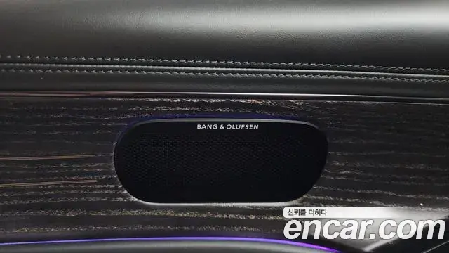 Genesis G90 2024 — Photo 14/38