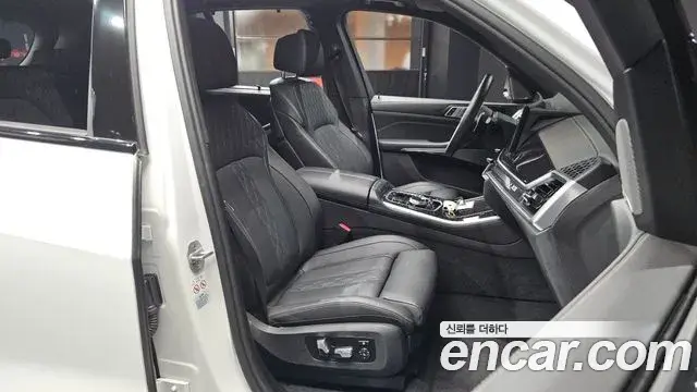 BMW X5 2023 — Photo 23/34