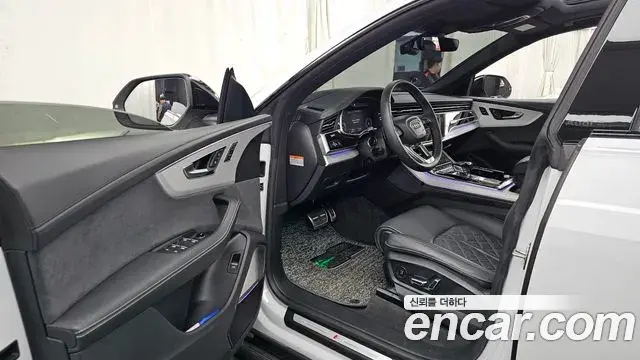 Audi Q8 2025 — Photo 34/36