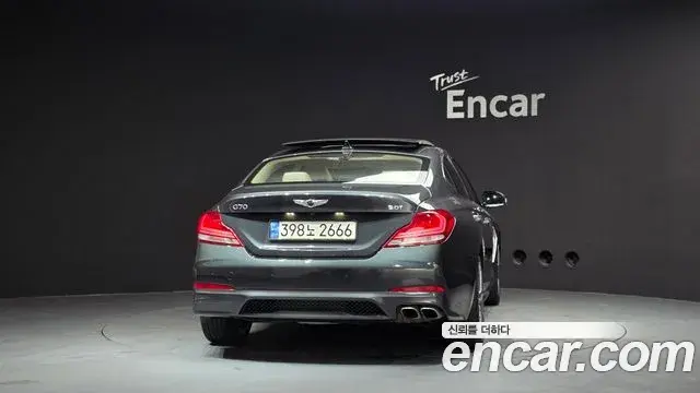 Genesis G70 2018 — Photo 14/38