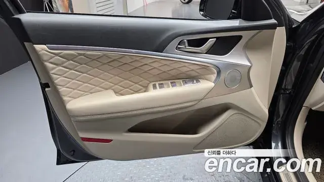 Genesis G70 2018 — Photo 13/38