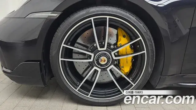 Porsche 911 2021 — Şəkil 16/30
