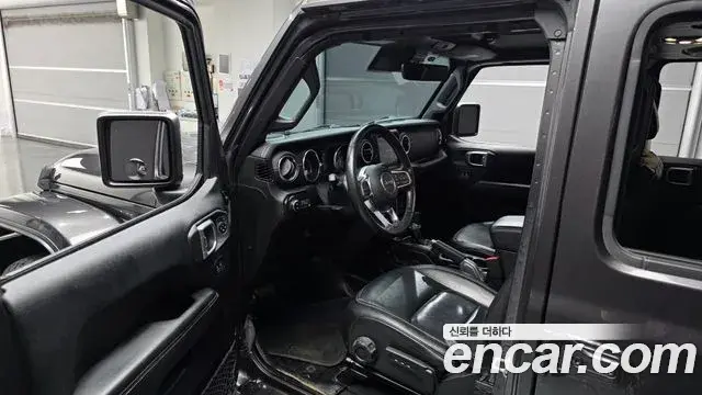 Jeep Wrangler 2019 — Şəkil 13/20