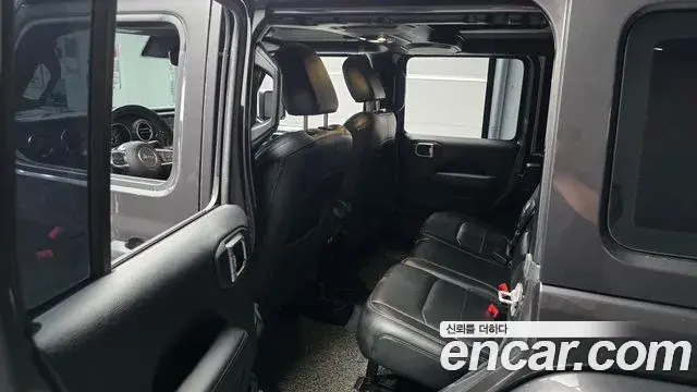 Jeep Wrangler 2019 — Şəkil 16/20