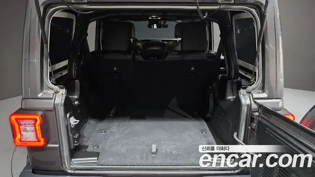 Jeep Wrangler 2019 — Şəkil 9/20