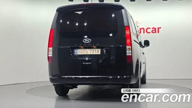 Hyundai Staria 2023 — Фото 4/20