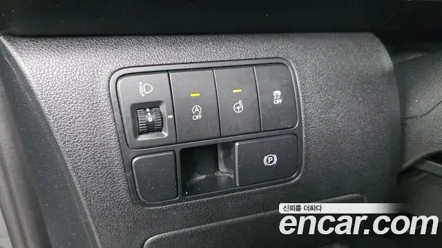 Hyundai Staria 2023 — Фото 13/20