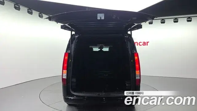 Hyundai Staria 2023 — Фото 20/20