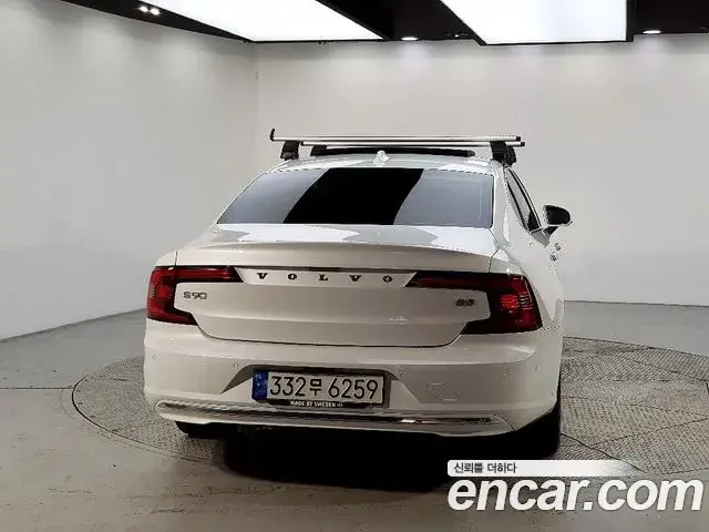 Volvo S90 2022 — Photo 2/20
