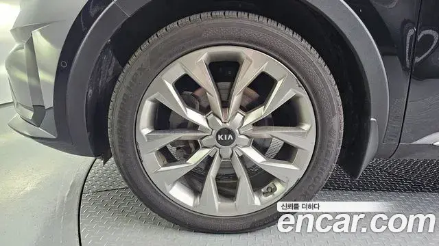 Kia Sorento 2021 — Фото 5/20