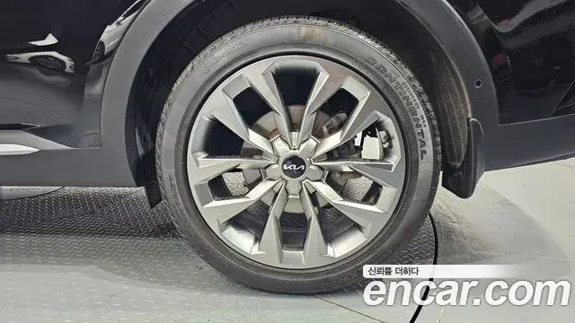 Kia Sorento 2021 — Фото 5/20