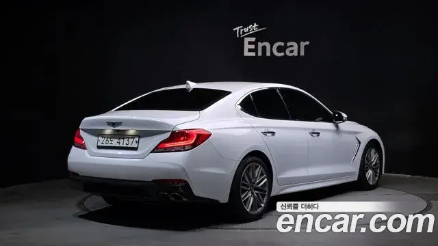 Genesis G70 2019 — Photo 19/30