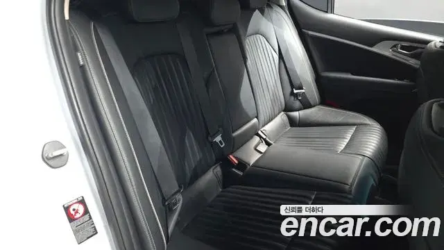 Genesis G70 2019 — Photo 15/30
