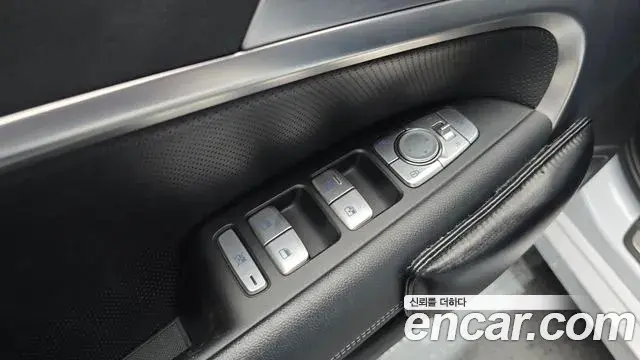 Genesis G70 2019 — Photo 1/30