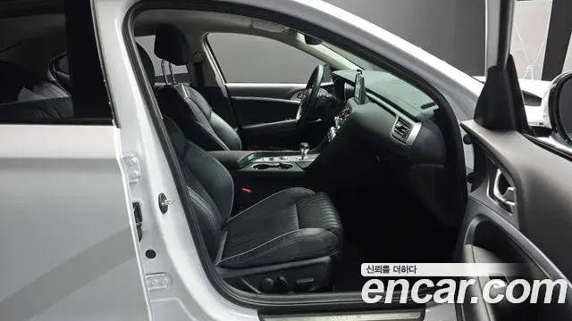 Genesis G70 2019 — Photo 5/30