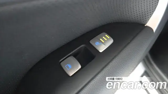 Genesis G70 2019 — Photo 28/30