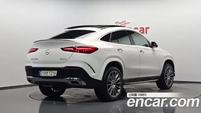 Mercedes-Benz GLE-Class 2023 — Photo 36/37