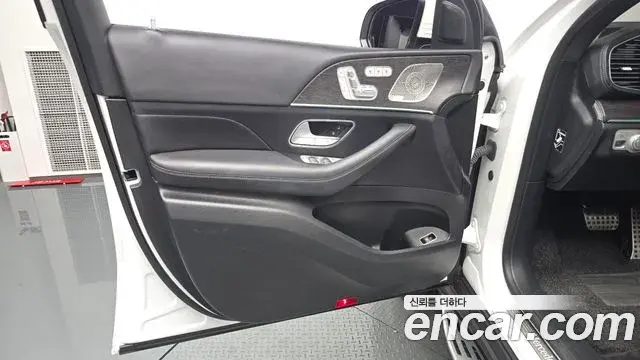 Mercedes-Benz GLE-Class 2023 — Photo 34/37