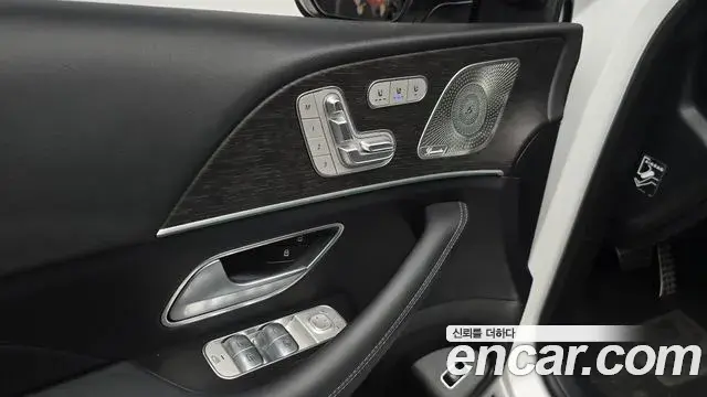 Mercedes-Benz GLE-Class 2023 — Photo 22/37
