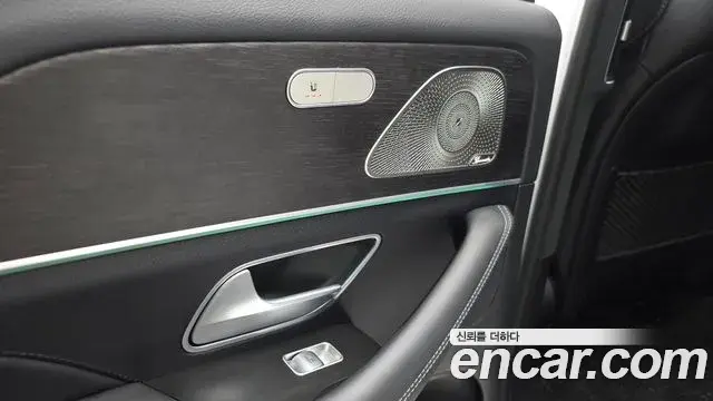 Mercedes-Benz GLE-Class 2023 — Photo 4/37