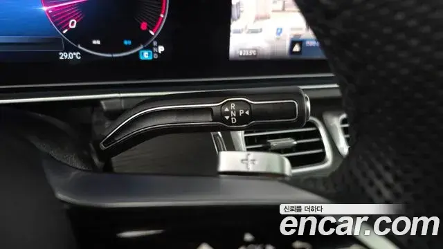 Mercedes-Benz GLE-Class 2023 — Photo 37/37