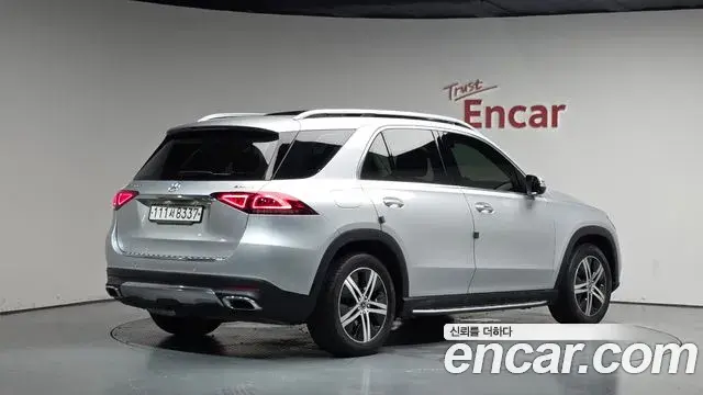 Mercedes-Benz GLE-Class 2020 — Photo 2/20