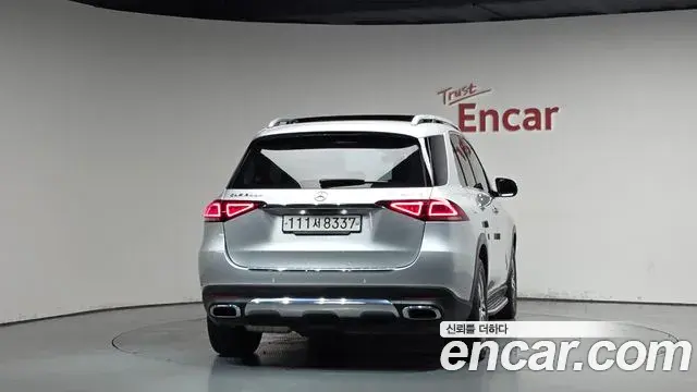 Mercedes-Benz GLE-Class 2020 — Photo 4/20