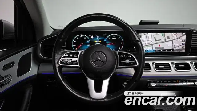 Mercedes-Benz GLE-Class 2020 — Photo 12/20