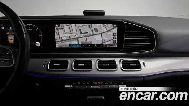 Mercedes-Benz GLE-Class 2020 — Photo 13/20