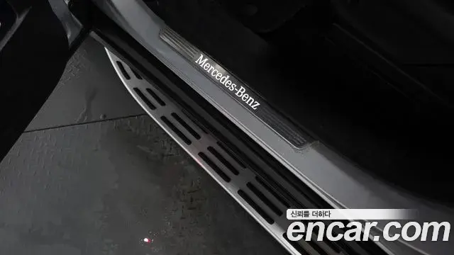 Mercedes-Benz GLE-Class 2020 — Photo 18/20