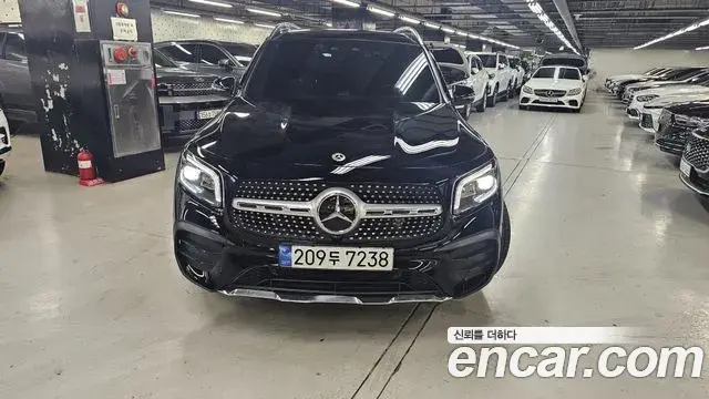 Mercedes-Benz GLB-Class 2023 — Şəkil 19/20