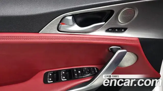 Kia Stinger 2018 — Фото 19/20