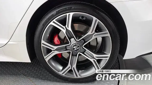Kia Stinger 2018 — Şəkil 3/32