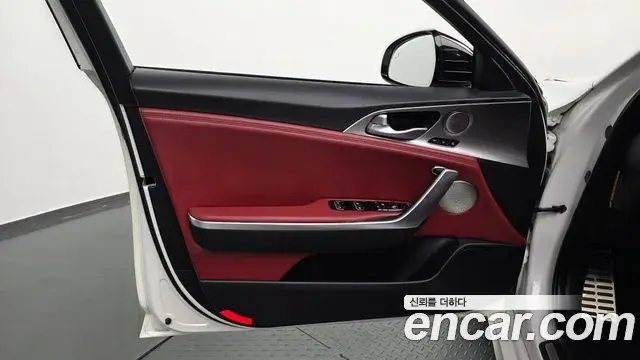 Kia Stinger 2018 — Şəkil 4/32