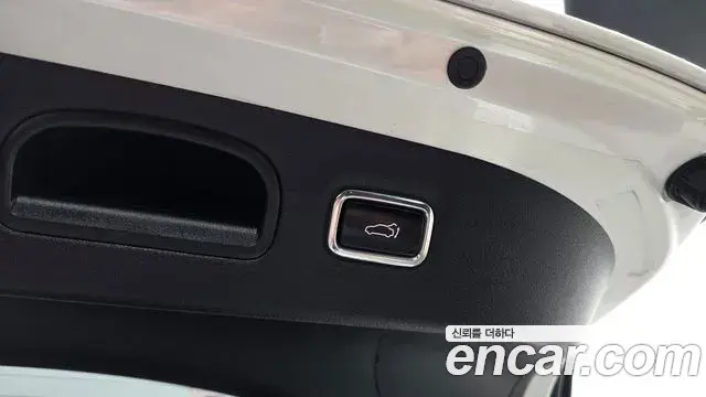 Kia Stinger 2018 — Şəkil 8/32