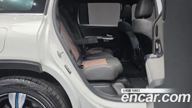 Mercedes-Benz EQB 2022 — Photo 13/30